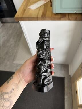North Coast Haida Totem GWAII Museum Denny Dixon VII-B-1542 8” Argillite